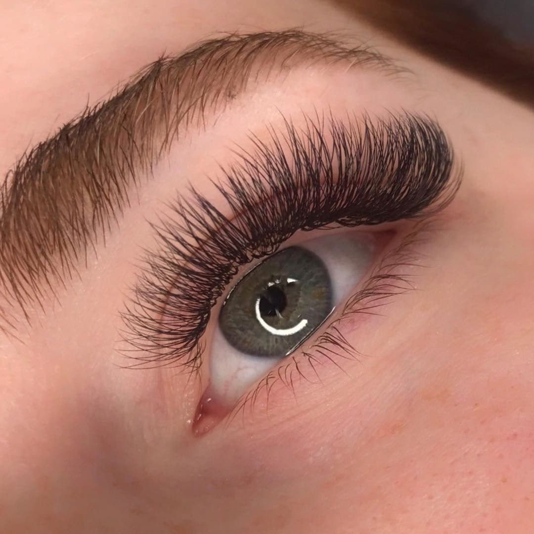 Individual Eyelash Extensions Fill-ins