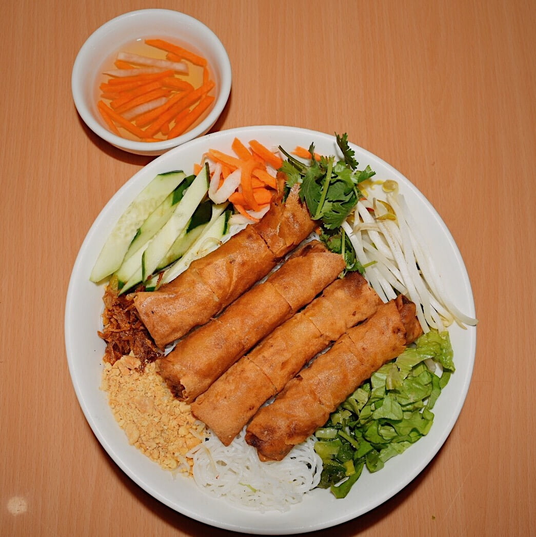 V1. Rice Vermicelli w Fried Spring Roll